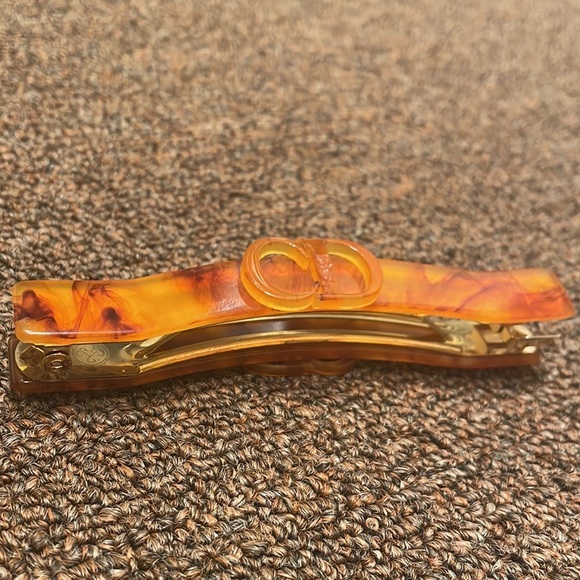 CHRISTIAN DIOR Tortoise Hair Clip - Picture 12 of 16